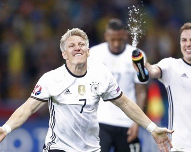 Người Đức phấn khích sau trận thắng nhọc Ukraine