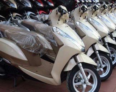 Xe máy tăng giá 50%: Đắt hơn Thái Lan cả ngàn USD