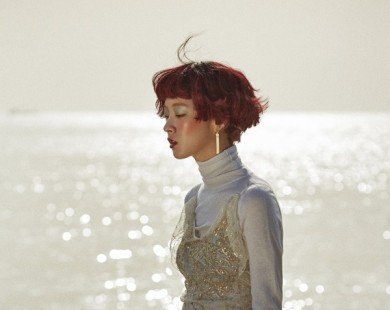 Ngắm BST thời trang Hàn Quốc với cảm hứng từ biển khơi