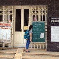 Lò luyện thi “nguội lạnh”