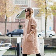 Bí quyết diện áo khoác và giày thể thao đẹp như ngôi sao