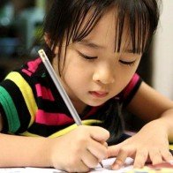 Đổ xô cho con học chữ trước lớp 1: Coi chừng trẻ "sốc"