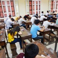 Thí sinh ôn thi nước rút trước kỳ thi THPT quốc gia