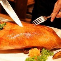 Tản mạn về "sắc" và "hương" trong món vịt quay Bắc Kinh