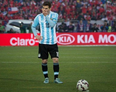 Bán đấu giá quả bóng mà Messi sút hỏng 11m tại Copa America