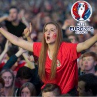 CĐV xứ Wales khoe sắc lần cuối tại EURO 2016