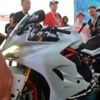 Ducati Supersport mới rò rỉ hình ảnh làm phái mạnh tò mò