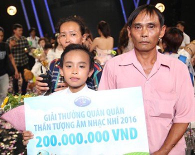 Hồ Văn Cường 4 tháng đi thi Vietnam Idol Kids chỉ có 1 bộ đồ mới