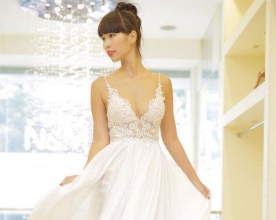 Hé lộ váy cưới gợi cảm của Hà Anh trước thềm hôn lễ