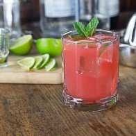 Cách pha chế cocktail mát lạnh cho mùa hè từ ổi