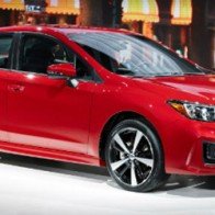 Subaru Impreza mới trang bị túi khí bảo vệ người đi đường