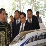 Vì sao cả thế giới sợ hàng “Tàu”?