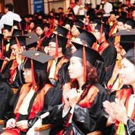 Thừa cử nhân ngân hàng, tài chính: Hệ lụy từ tâm lý “thoát nông”