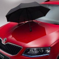 Skoda quyết định tích hợp ô chống nắng cho loạt xe