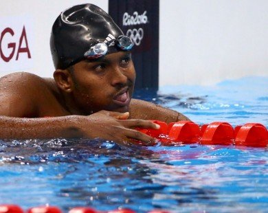 Phì cười với màn bơi 100m Olympic của VĐV “bụng bia”