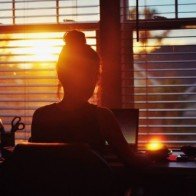 Nếu có thời gian, xin hãy quay về nhà, nơi có người luôn chờ đón chúng ta