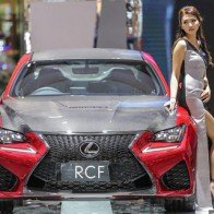 Ra mắt mẫu xe Lexus RC F độ sợi carbon
