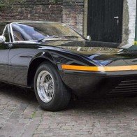 Huyền thoại Ferrari 365 GTB/4 Daytona có giá "khủng"