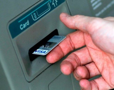 Những lưu ý dùng thẻ rút tiền tại cây ATM để không rước bệnh tật