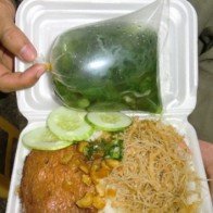 Hiểm họa khôn lường từ túi nilon, hộp nhựa xốp đựng thức ăn