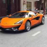 McLaren 570S cực "độc" bất ngờ xuất hiện trên phố Hà Nội