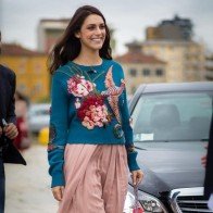 Xu hướng họa tiết thêu quay lại 'gây bão'