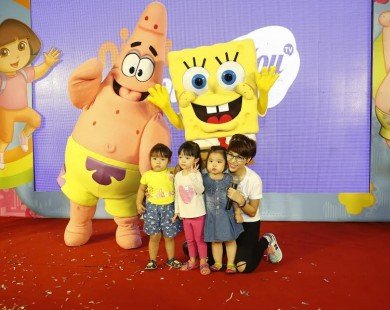 Fan nhí Sài thành nức lòng trước sự dễ thương của SpongeBob và Patrick