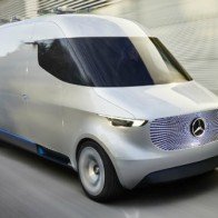 Mercedes-Benz ra mắt Vision Van concept mang cả UAV