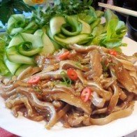 Hướng dẫn cách làm món tai heo xào sa tế