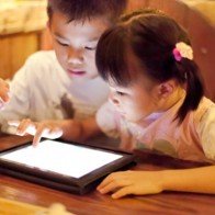 7 cách tách bé ra khỏi đồ công nghệ