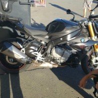 Lộ ảnh 2017 BMW S1000R đối đầu 2017 Honda CBR1000RR