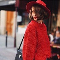 Vì sao bạn luôn cần một chiếc áo len mỏng?