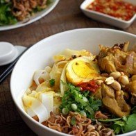 Giới trẻ bị "đốn tim" bởi những món ăn vặt siêu rẻ ở Đà Nẵng
