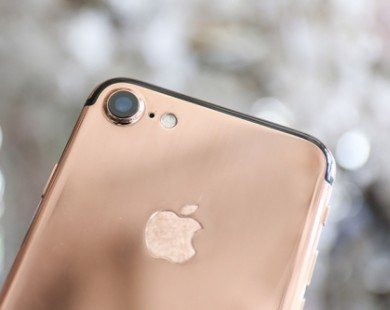 Trên tay iPhone 7 'mạ vàng' GoldenAce: Khi đẳng cấp bị trà trộn
