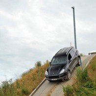 Phanh xe và đổ đèo thế nào cho đúng?