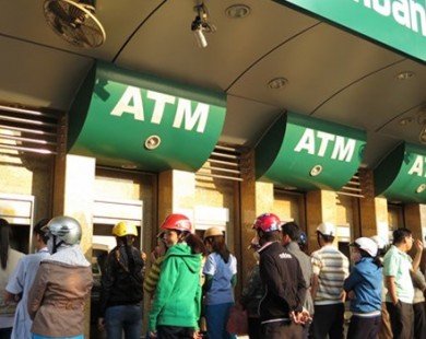 Thẻ ATM “chết” vẫn sinh phí
