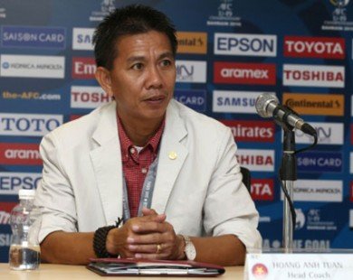 HLV Hoàng Anh Tuấn nói gì khi U19 Việt Nam vào tứ kết?