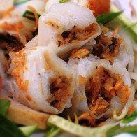 Hàng bánh cuốn 5 thập kỷ nhất định phải thử khi ghé Sài Gòn