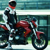 2017 Benelli TNT 300 khiến các đối thủ "khóc thét"?