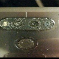 LG V20 gặp sự cố, kính bảo vệ máy ảnh sau dễ vỡ