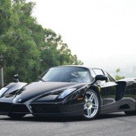 Ngắm Ferrari Enzo đen bóng giá 75,9 tỷ đồng