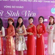 Nữ sinh miền Trung khoe sắc rạng rỡ tại vòng sơ khảo VMU 2016