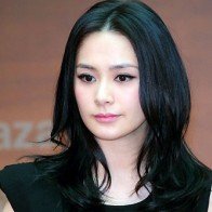 Cận cảnh nhan sắc Chung Hân Đồng sau 8 năm scandal lộ ảnh nóng