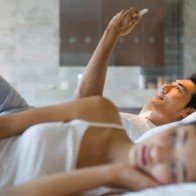 Lý giải 'hiện tượng' đàn ông cặp bồ nhưng không muốn bỏ vợ