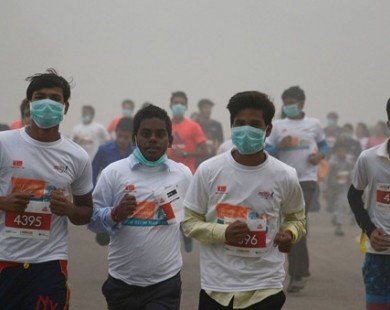 Trường học ở Ấn Độ đóng cửa 3 ngày vì khói độc