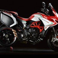 2017 MV Agusta Turismo Veloce RC "thách đấu" Ducati