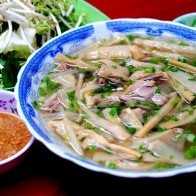 Quán bún vịt đông nghịt khách ở Sài Gòn mỗi ngày chỉ bán một tiếng