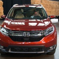 Honda CR-V 2017: Êm hơn, lái "sướng" hơn