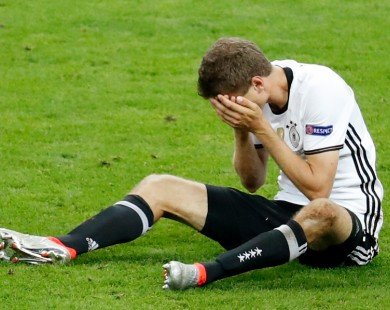 Muller bị “ném đá” vì khinh miệt đội bóng hạng 201 thế giới