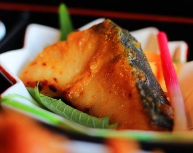 Cách làm cá hồi nướng tương miso ngon như nhà hàng Nhật